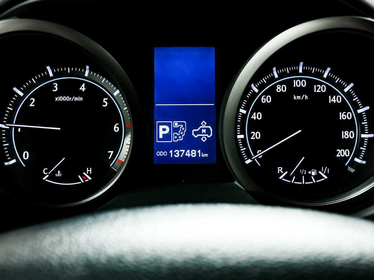 Toyota Land Cruiser Prado с пробегом — 2011 год. Фото: #9