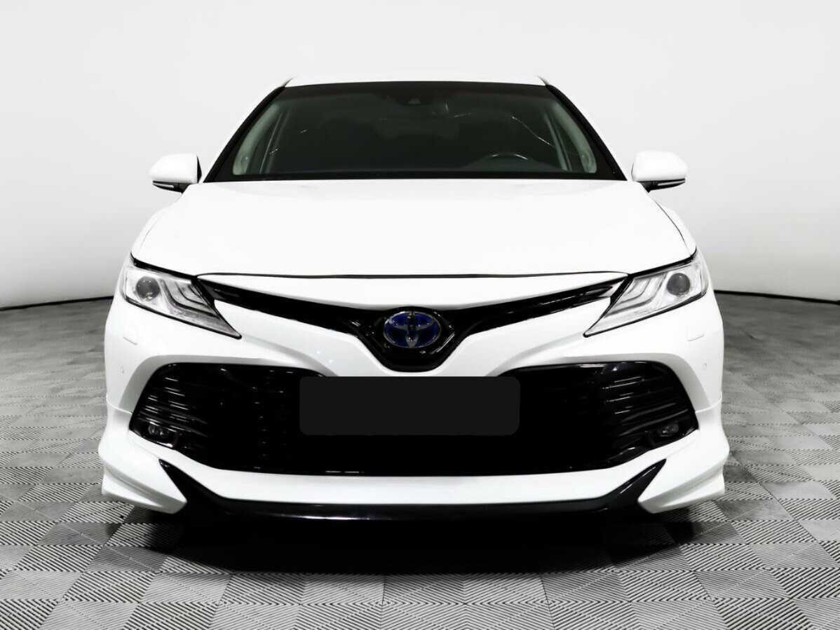 Toyota Camry с пробегом — 2019 год. Фото: #1