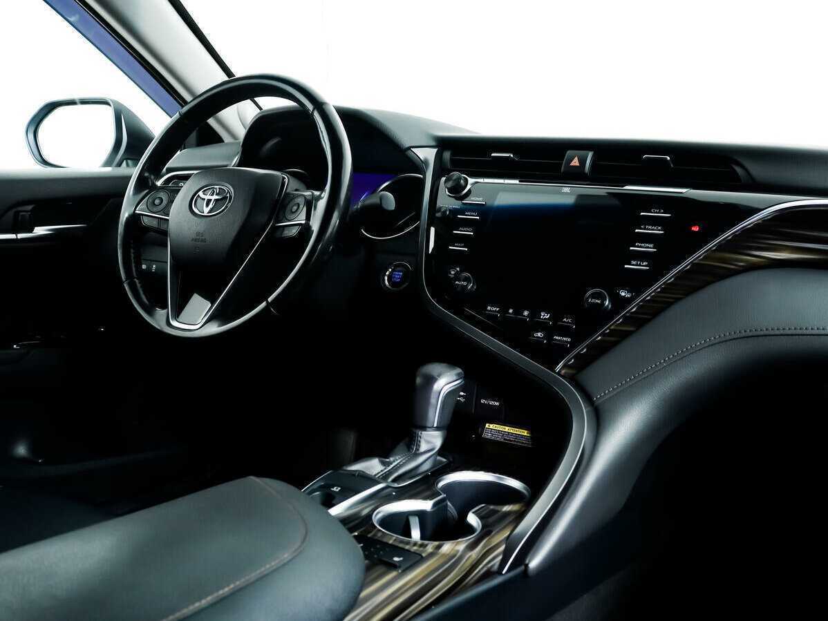 Toyota Camry с пробегом — 2019 год. Фото: #8