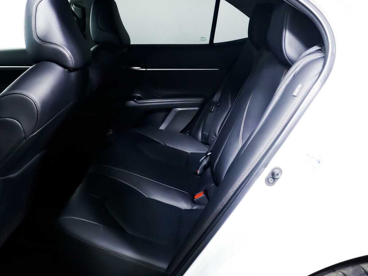 Toyota Camry с пробегом — 2019 год. Фото: #11