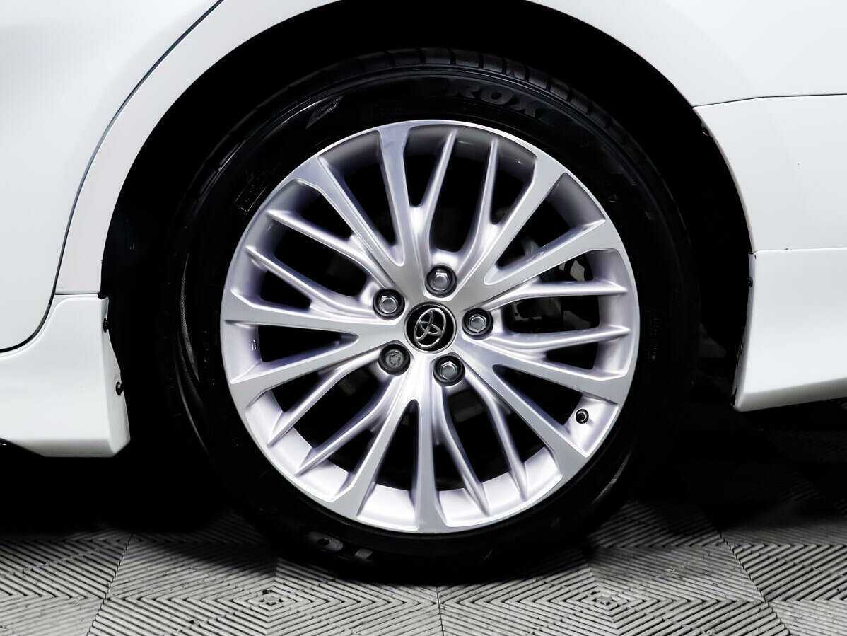 Toyota Camry с пробегом — 2019 год. Фото: #13