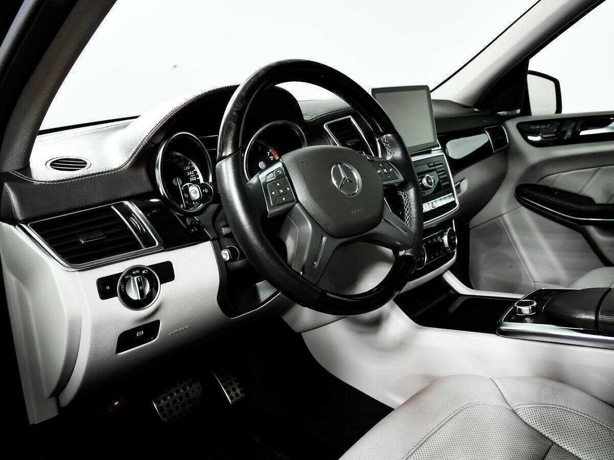 Mercedes-Benz GL-Класс с пробегом — 2014 год. Фото: #12