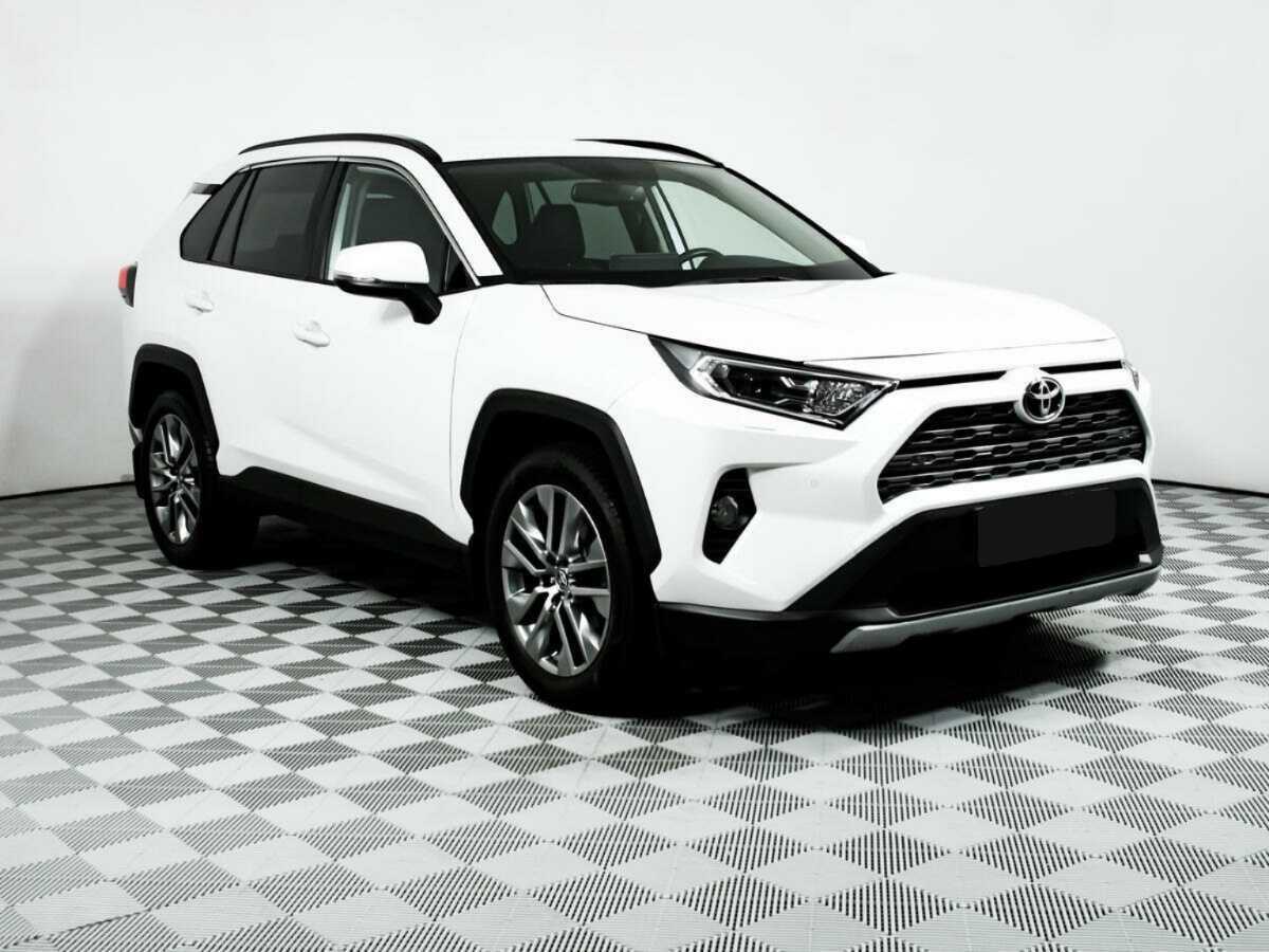Toyota RAV4 с пробегом — 2021 год. Фото: #2