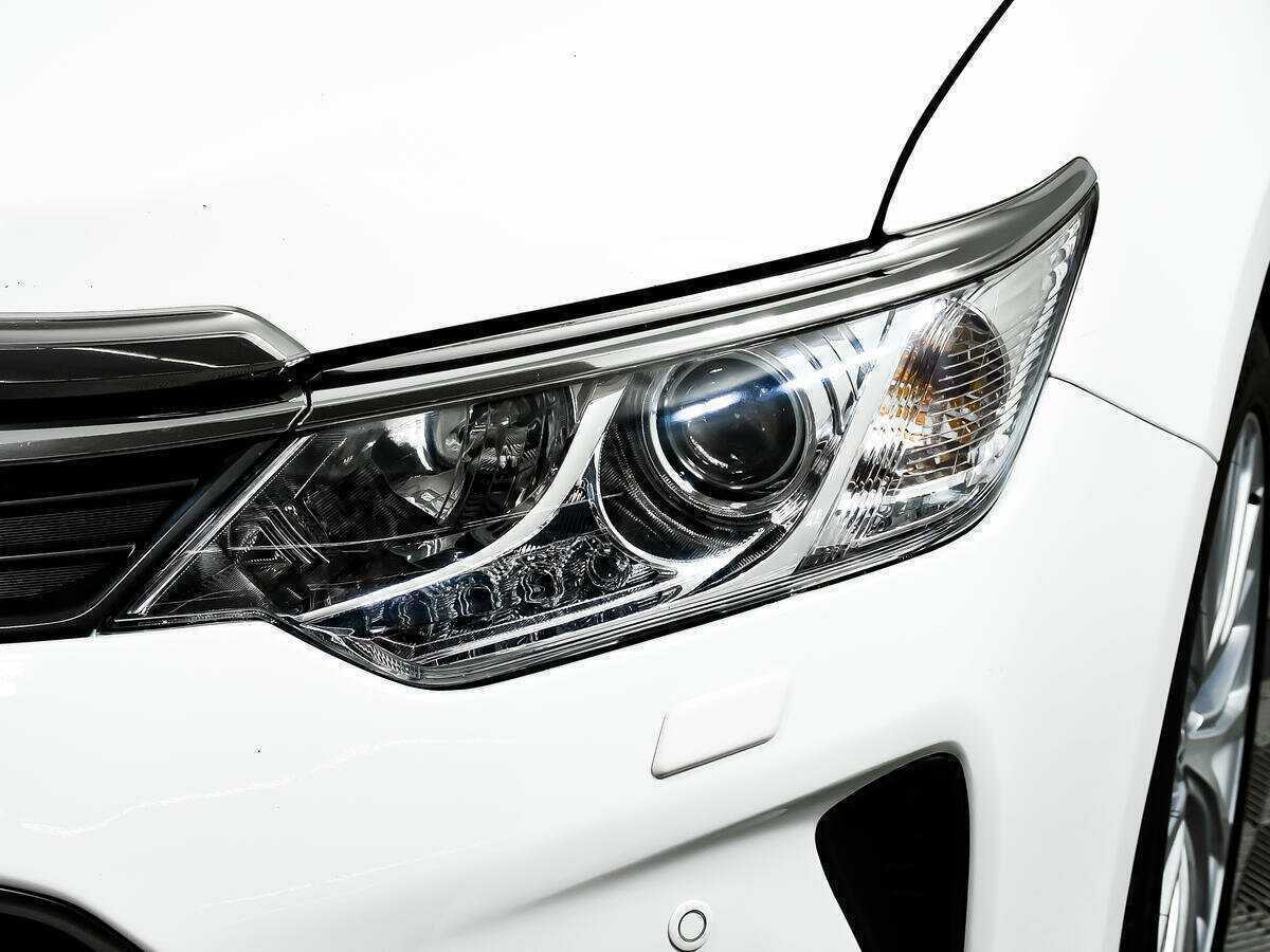 Toyota Camry с пробегом — 2015 год. Фото: #14