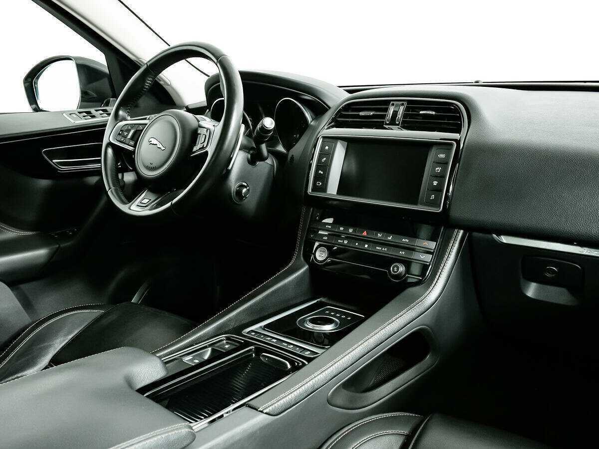 Jaguar F-Pace с пробегом — 2016 год. Фото: #8