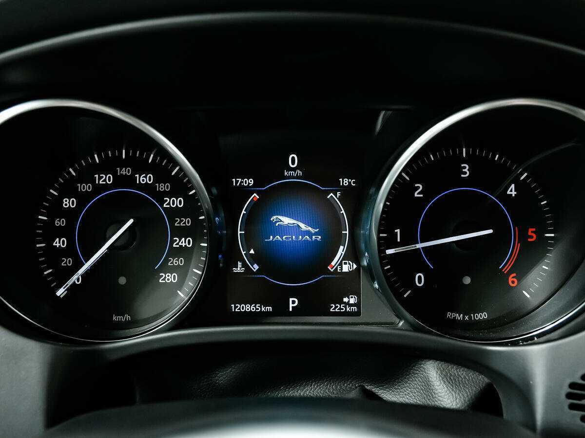 Jaguar F-Pace с пробегом — 2016 год. Фото: #9