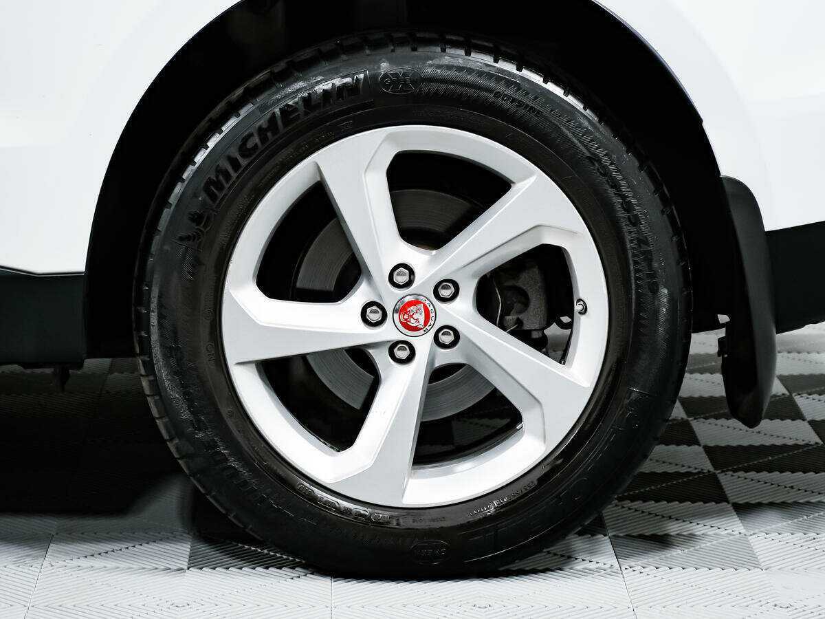 Jaguar F-Pace с пробегом — 2016 год. Фото: #13