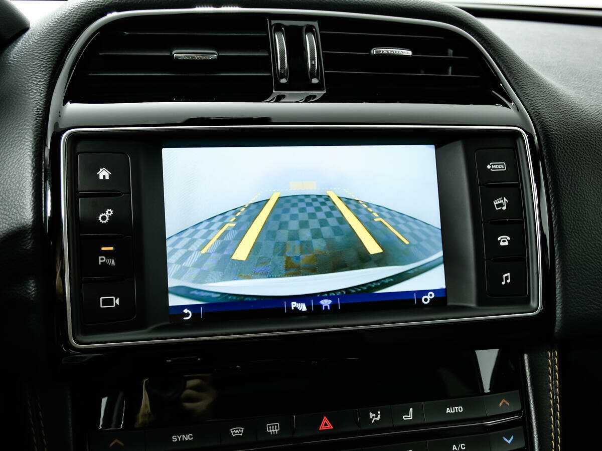 Jaguar F-Pace с пробегом — 2016 год. Фото: #15