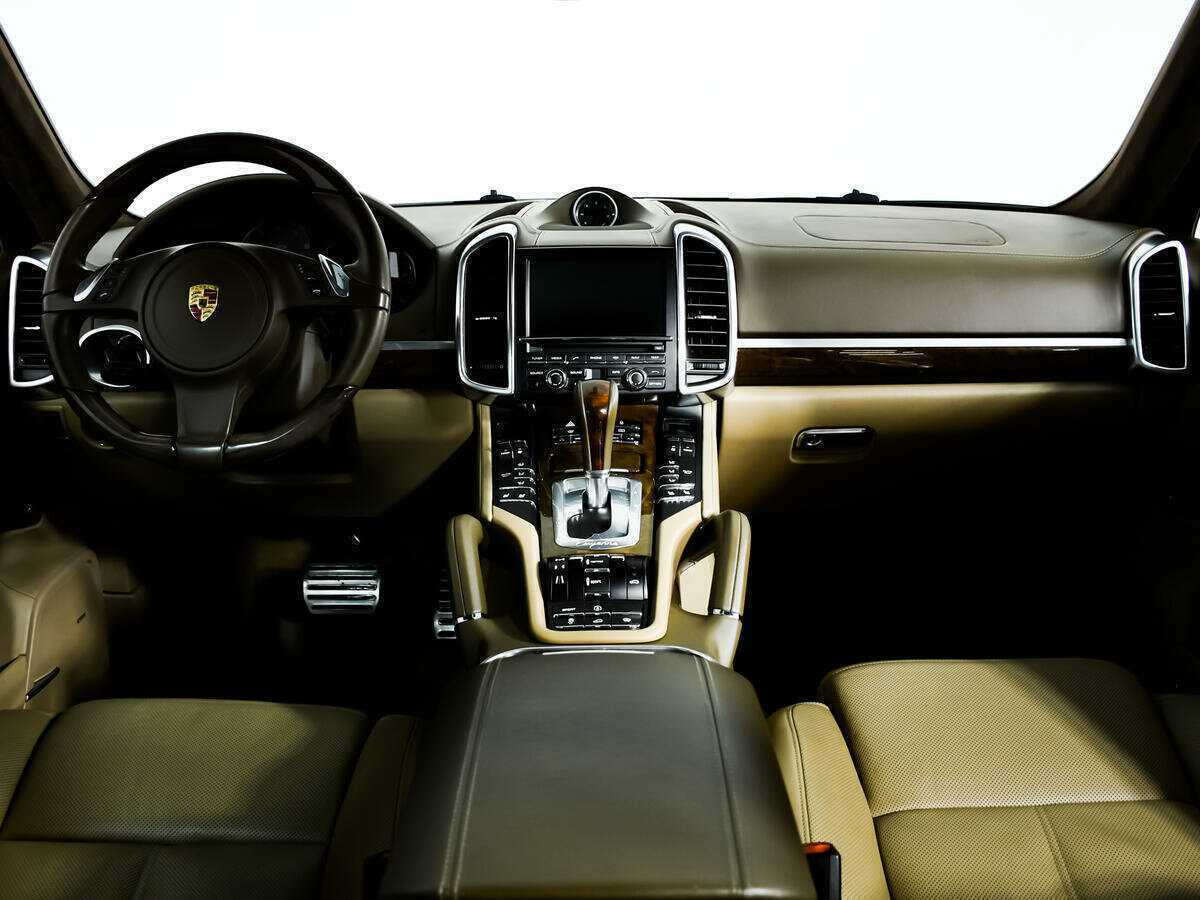 Porsche Cayenne с пробегом — 2012 год. Фото: #8