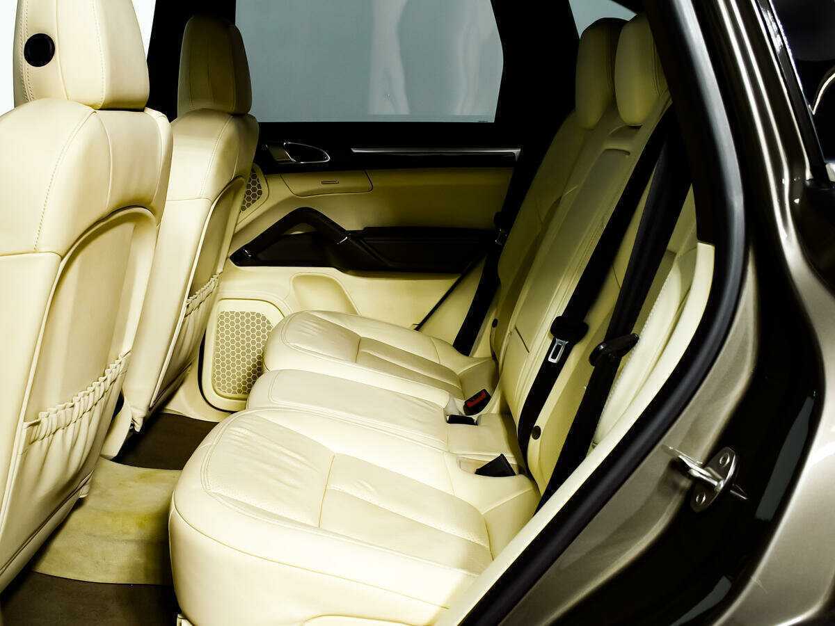 Porsche Cayenne с пробегом — 2013 год. Фото: #11
