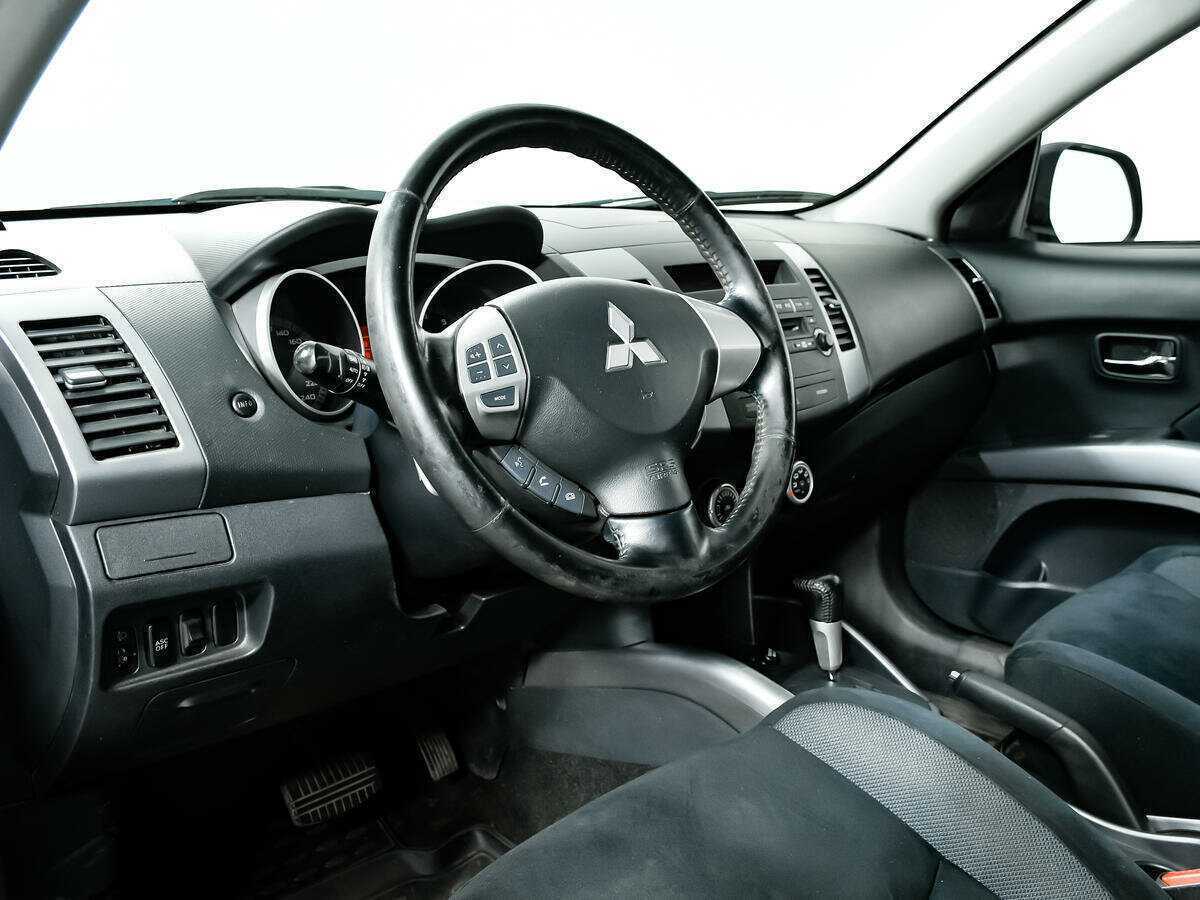 Mitsubishi Outlander с пробегом — 2008 год. Фото: #12