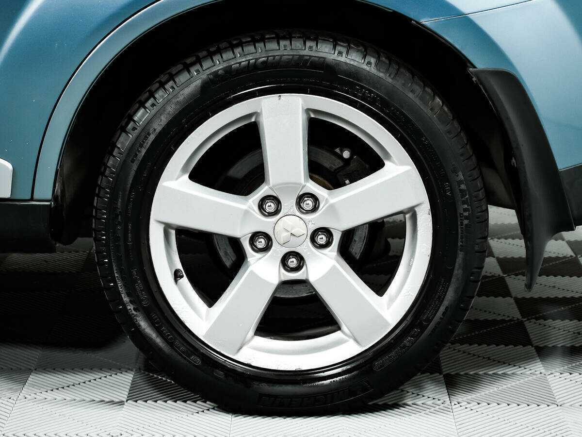 Mitsubishi Outlander с пробегом — 2008 год. Фото: #13