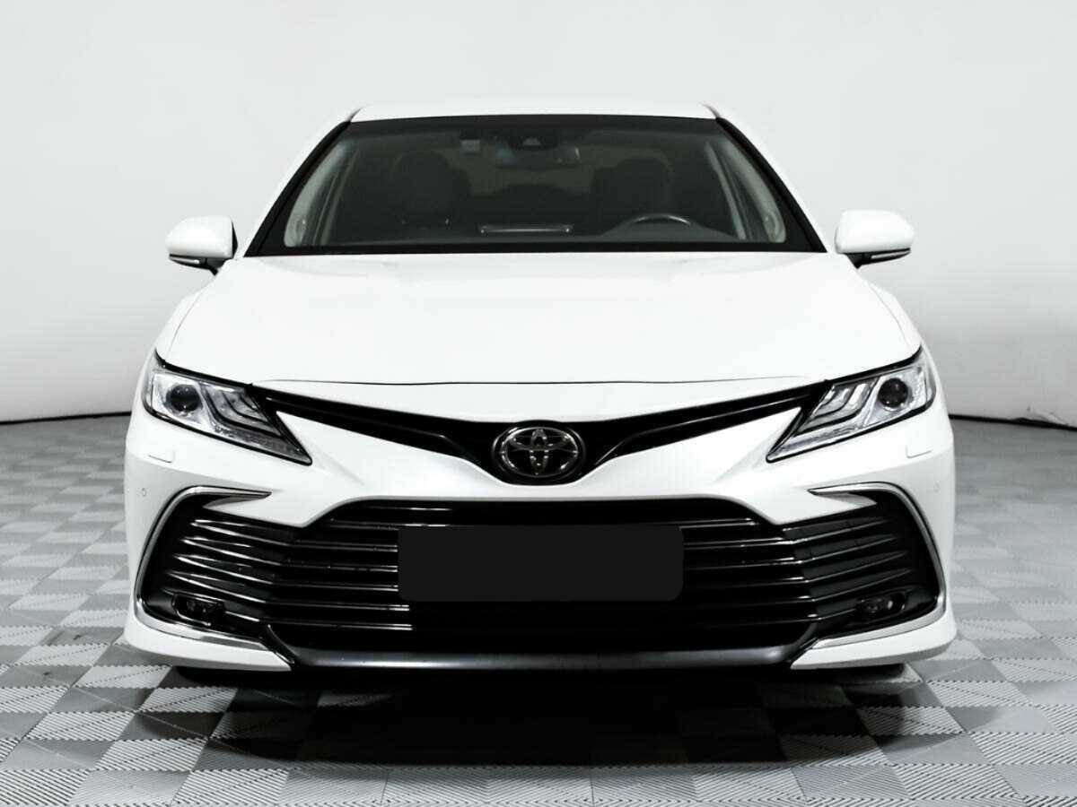 Toyota Camry с пробегом — 2021 год. Фото: #1