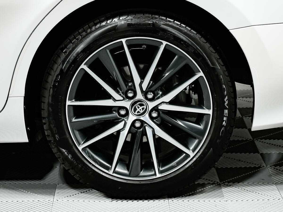 Toyota Camry с пробегом — 2021 год. Фото: #13