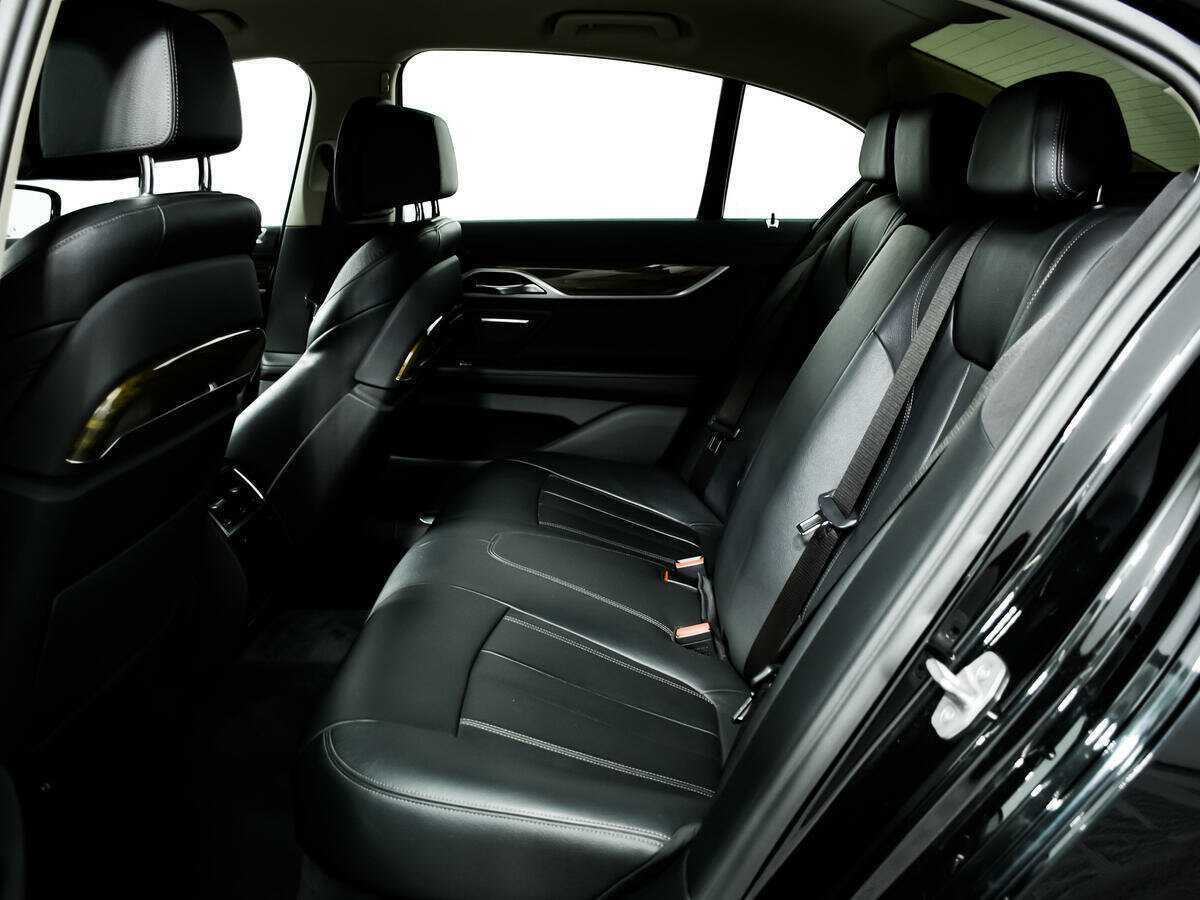 BMW 7 серии с пробегом — 2016 год. Фото: #11