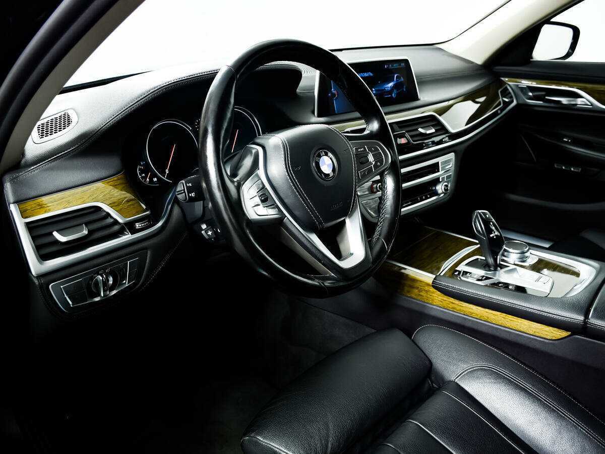 BMW 7 серии с пробегом — 2016 год. Фото: #12