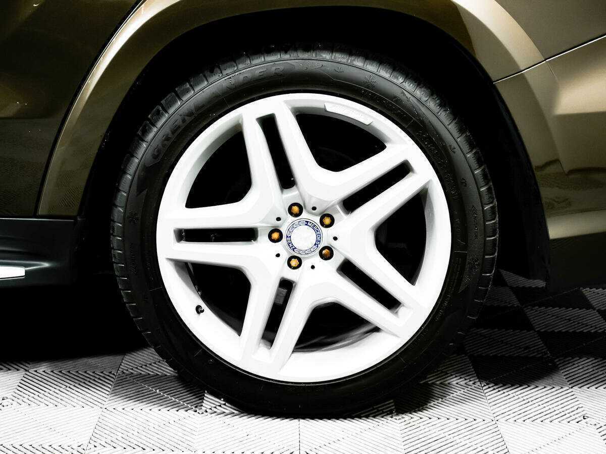 Mercedes-Benz GL-Класс с пробегом — 2014 год. Фото: #12