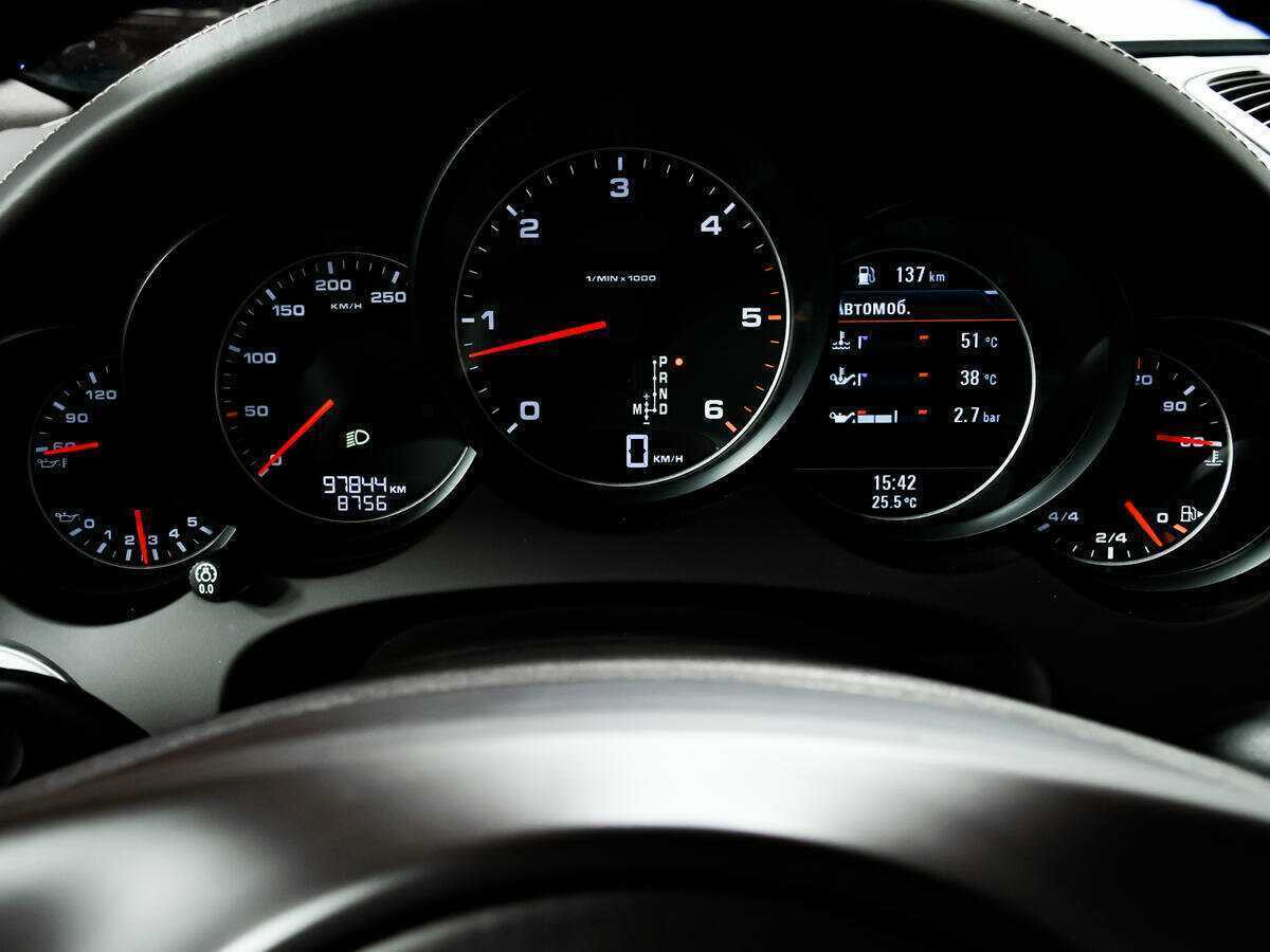 Porsche Cayenne с пробегом — 2012 год. Фото: #9