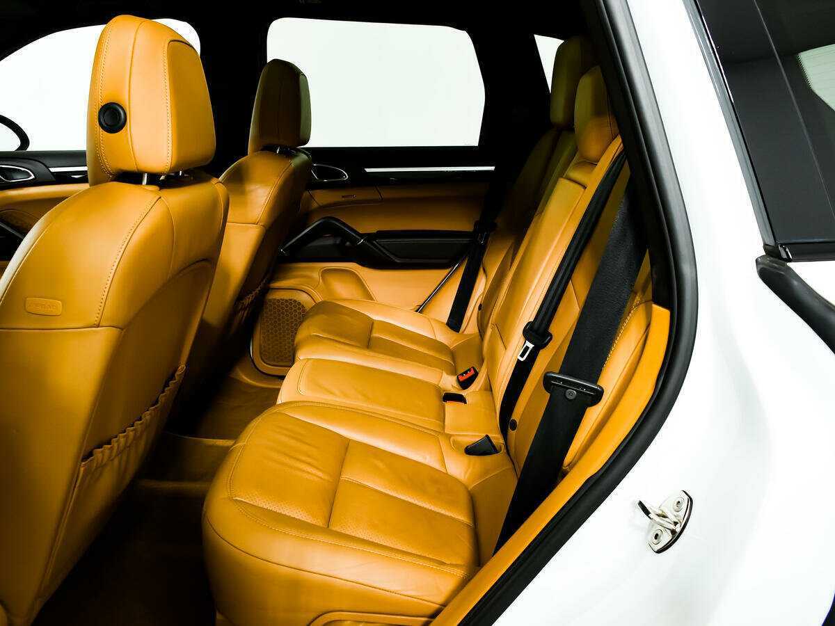 Porsche Cayenne с пробегом — 2012 год. Фото: #11