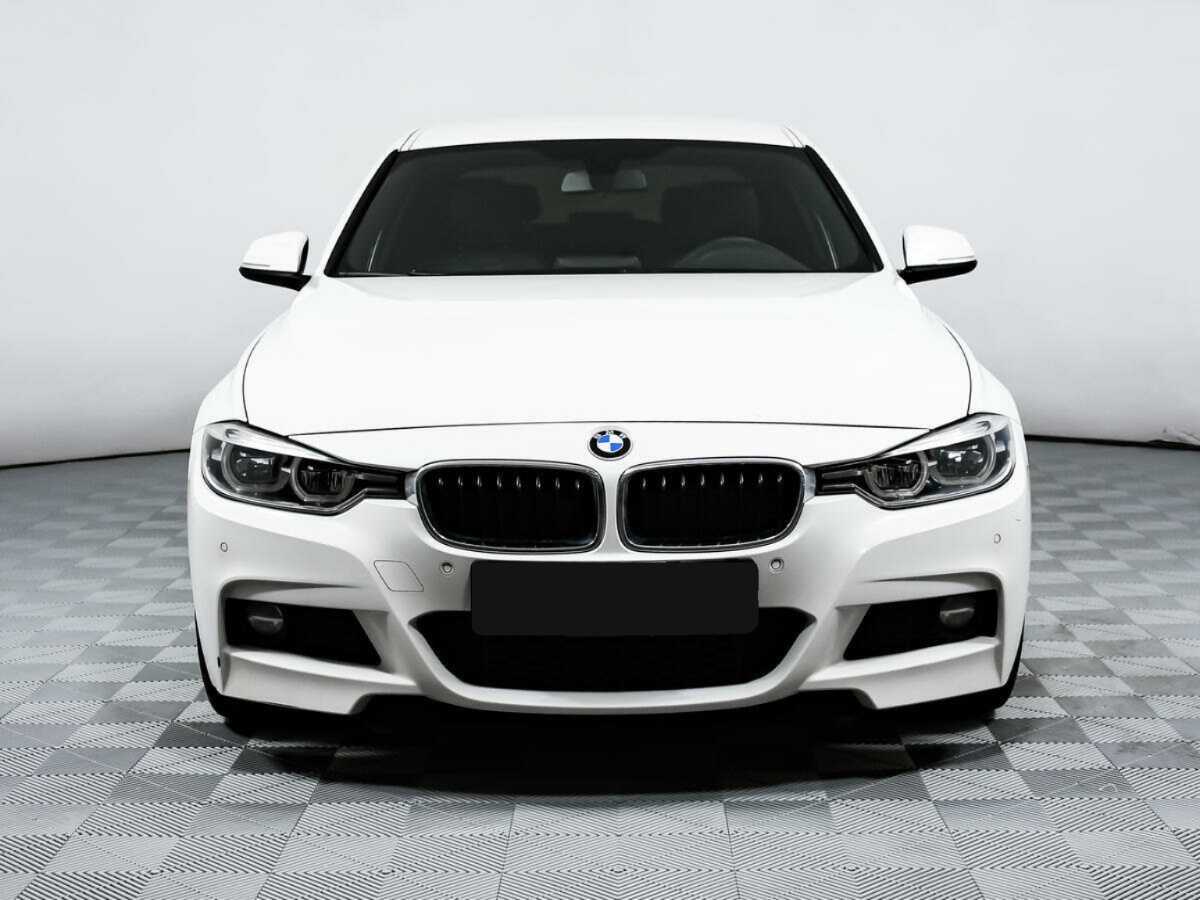 BMW 3 серии с пробегом — 2018 год. Фото: #1