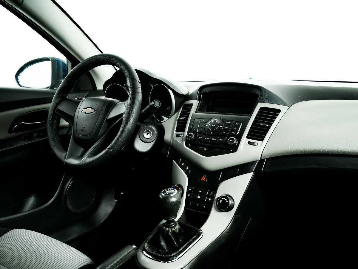 Chevrolet Cruze с пробегом — 2011 год. Фото: #8