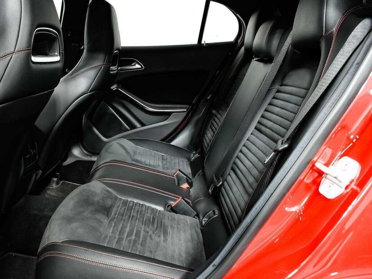 Mercedes-Benz GLA с пробегом — 2014 год. Фото: #11