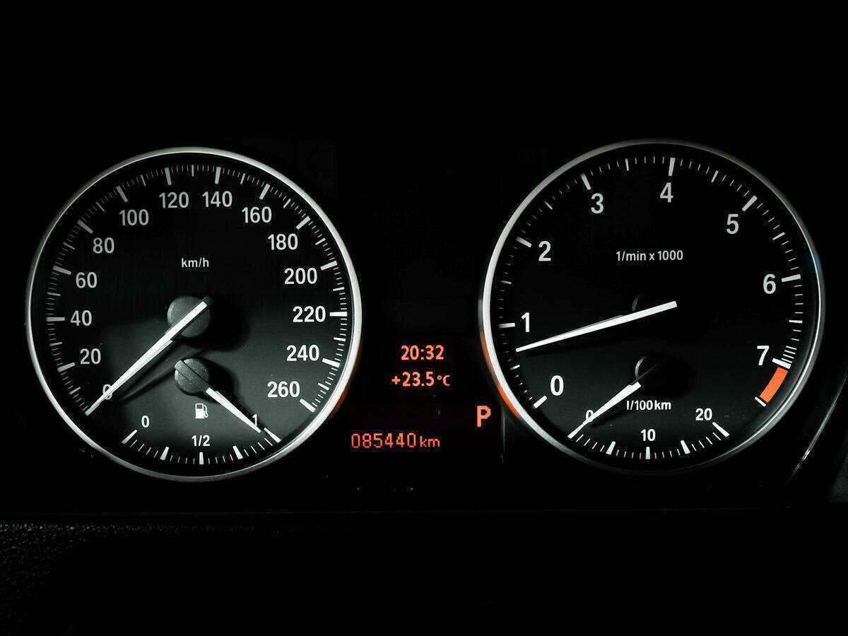 BMW X1 с пробегом — 2011 год. Фото: #9