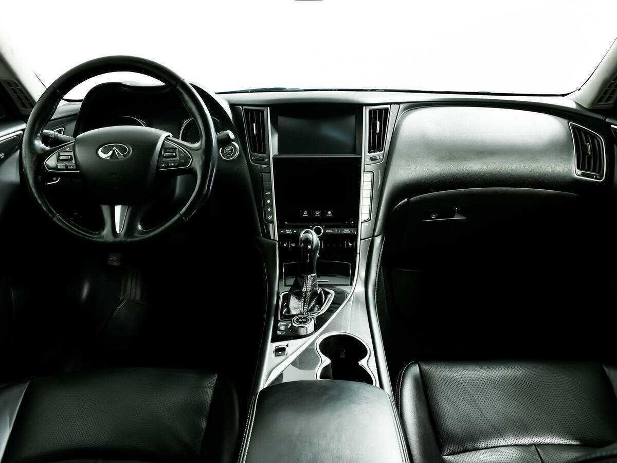 Infiniti Q50 с пробегом — 2015 год. Фото: #10