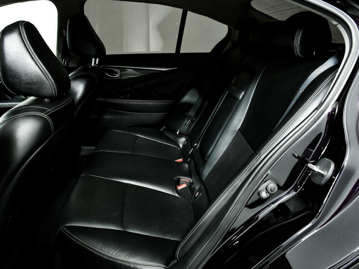 Infiniti Q50 с пробегом — 2015 год. Фото: #11