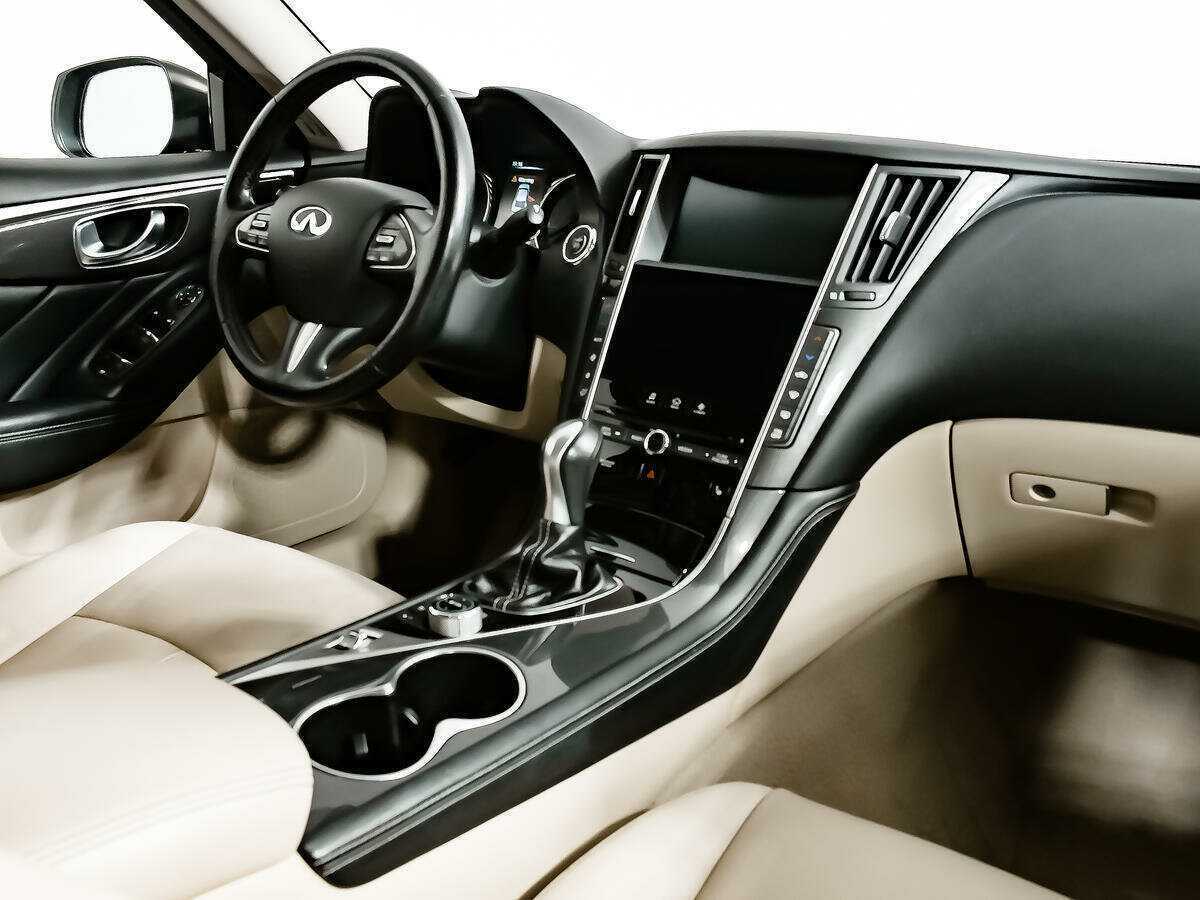 Infiniti Q50 с пробегом — 2015 год. Фото: #7