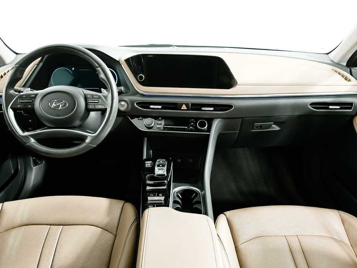 Hyundai Sonata с пробегом — 2021 год. Фото: #10