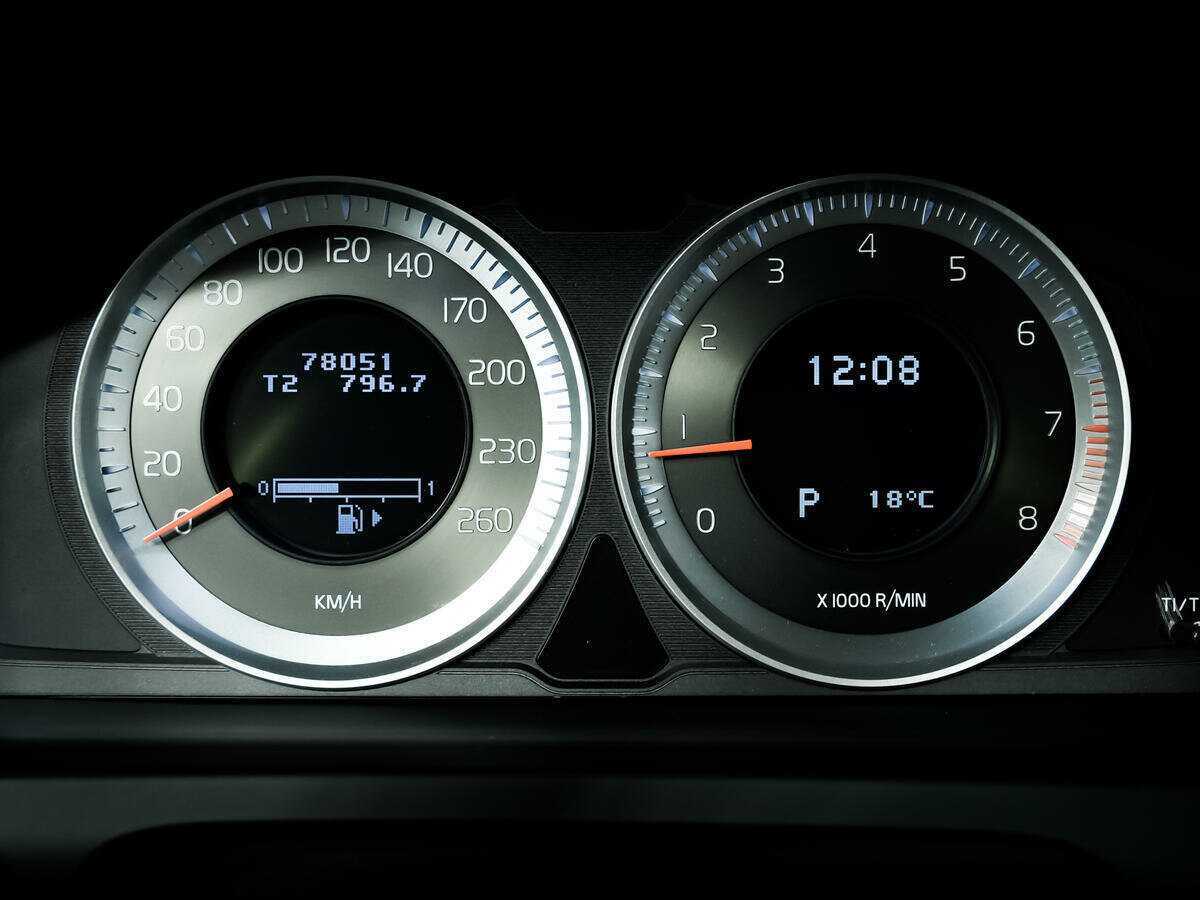 Volvo S60 с пробегом — 2011 год. Фото: #8