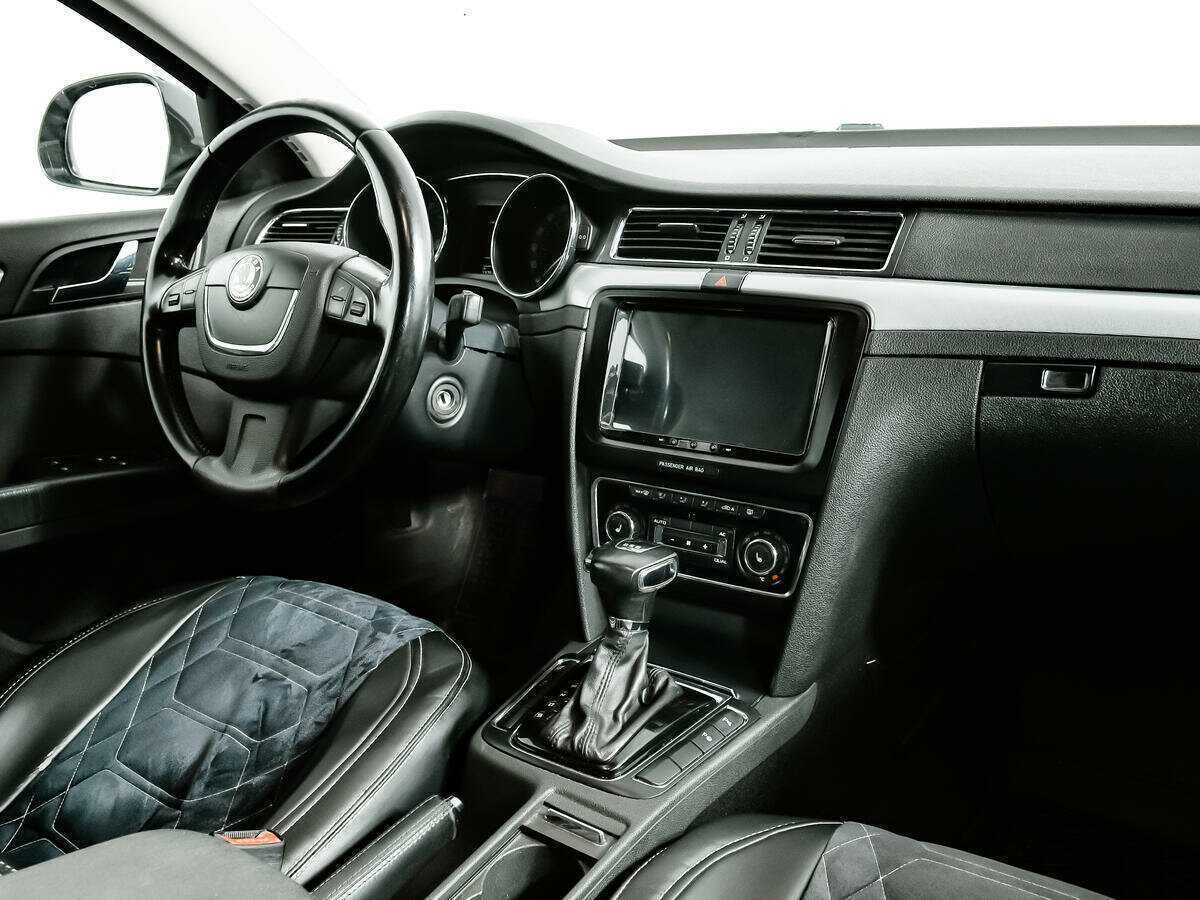 Skoda Superb с пробегом — 2009 год. Фото: #8