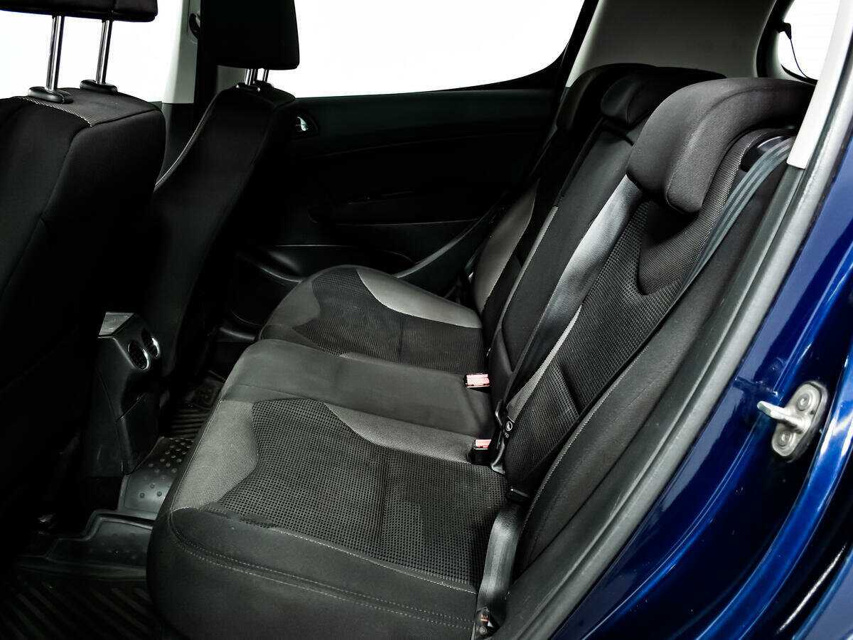 Peugeot 308 с пробегом — 2010 год. Фото: #11