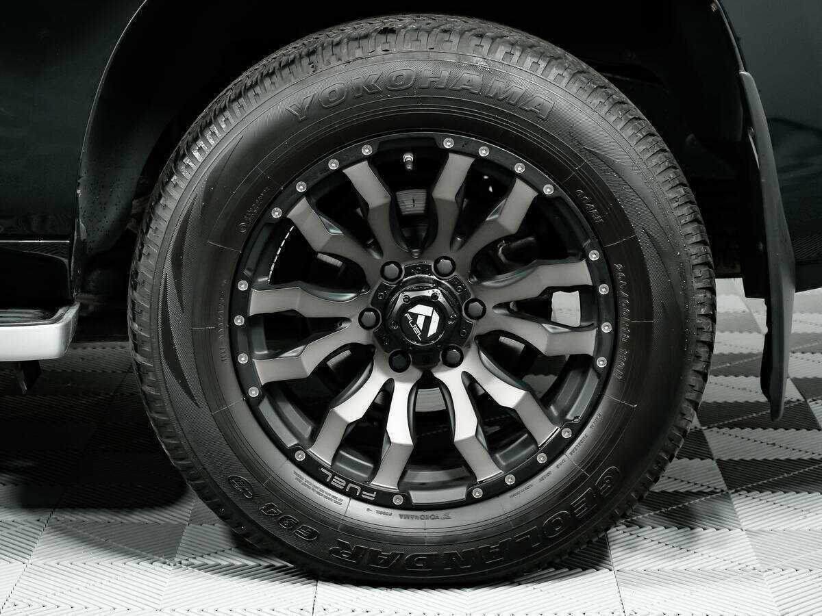 Toyota Land Cruiser Prado с пробегом — 2015 год. Фото: #13