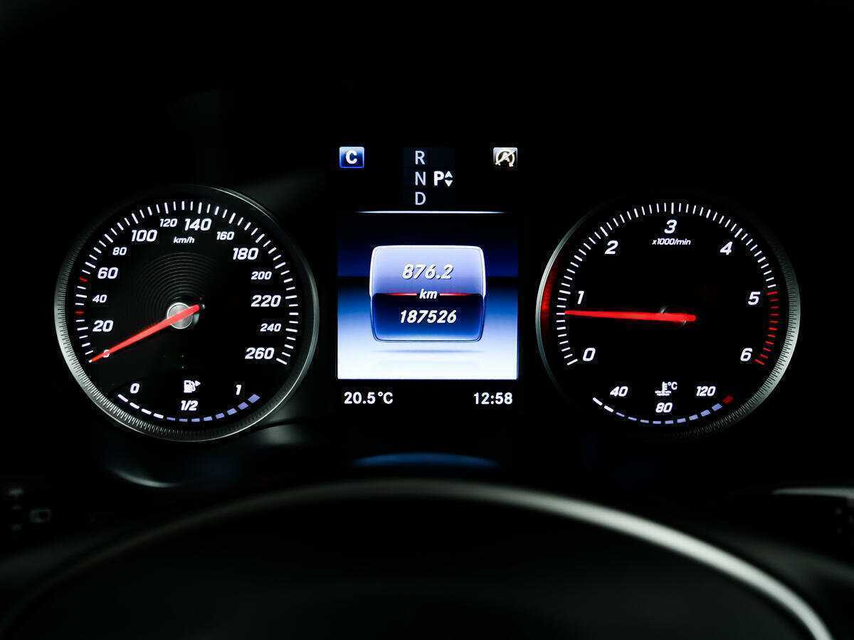 Mercedes-Benz GLC с пробегом — 2016 год. Фото: #9