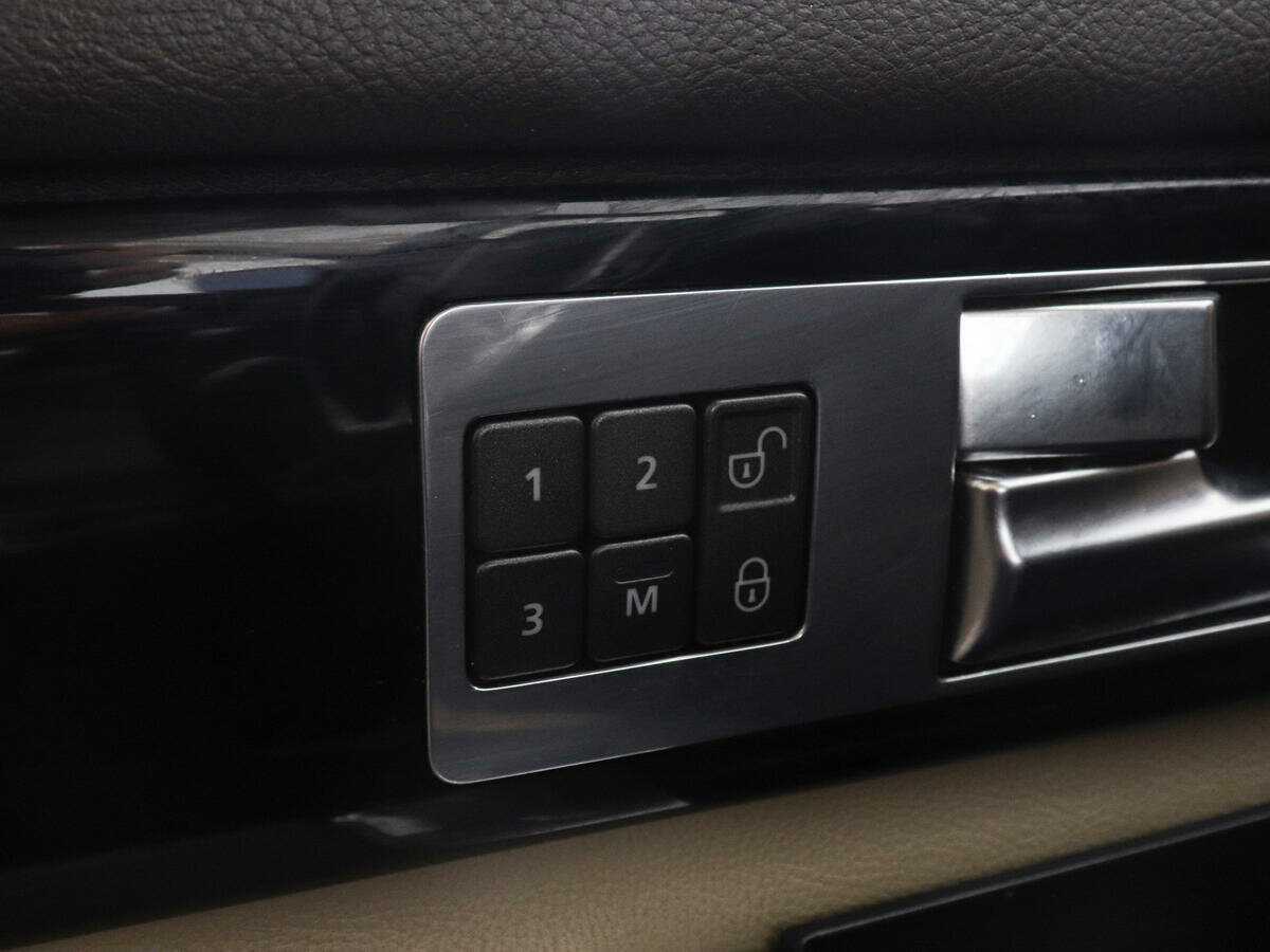 Land Rover Discovery с пробегом — 2011 год. Фото: #14