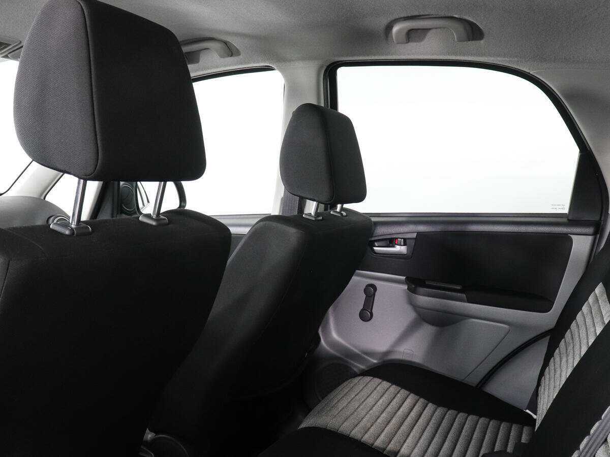 Suzuki SX4 с пробегом — 2014 год. Фото: #11