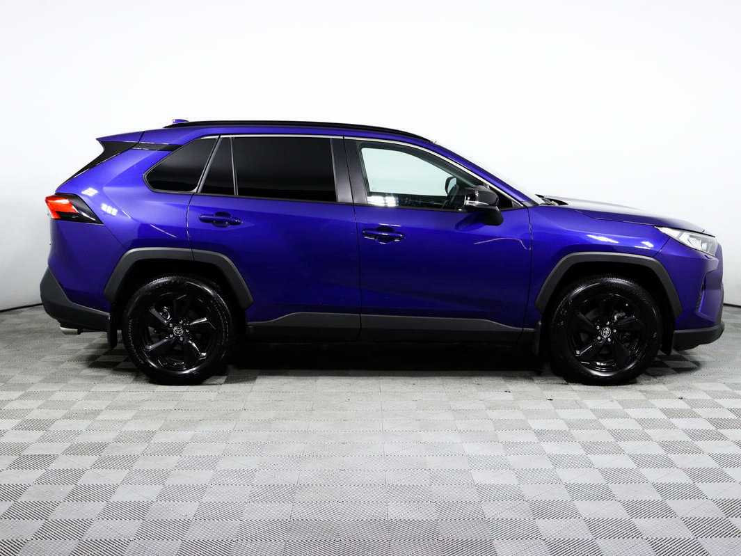 Toyota RAV4 с пробегом — 2021 год. Фото: #3