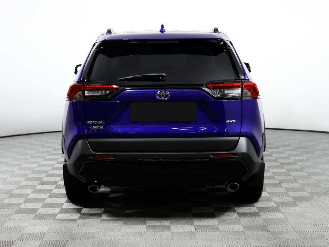 Toyota RAV4 с пробегом — 2021 год. Фото: #5