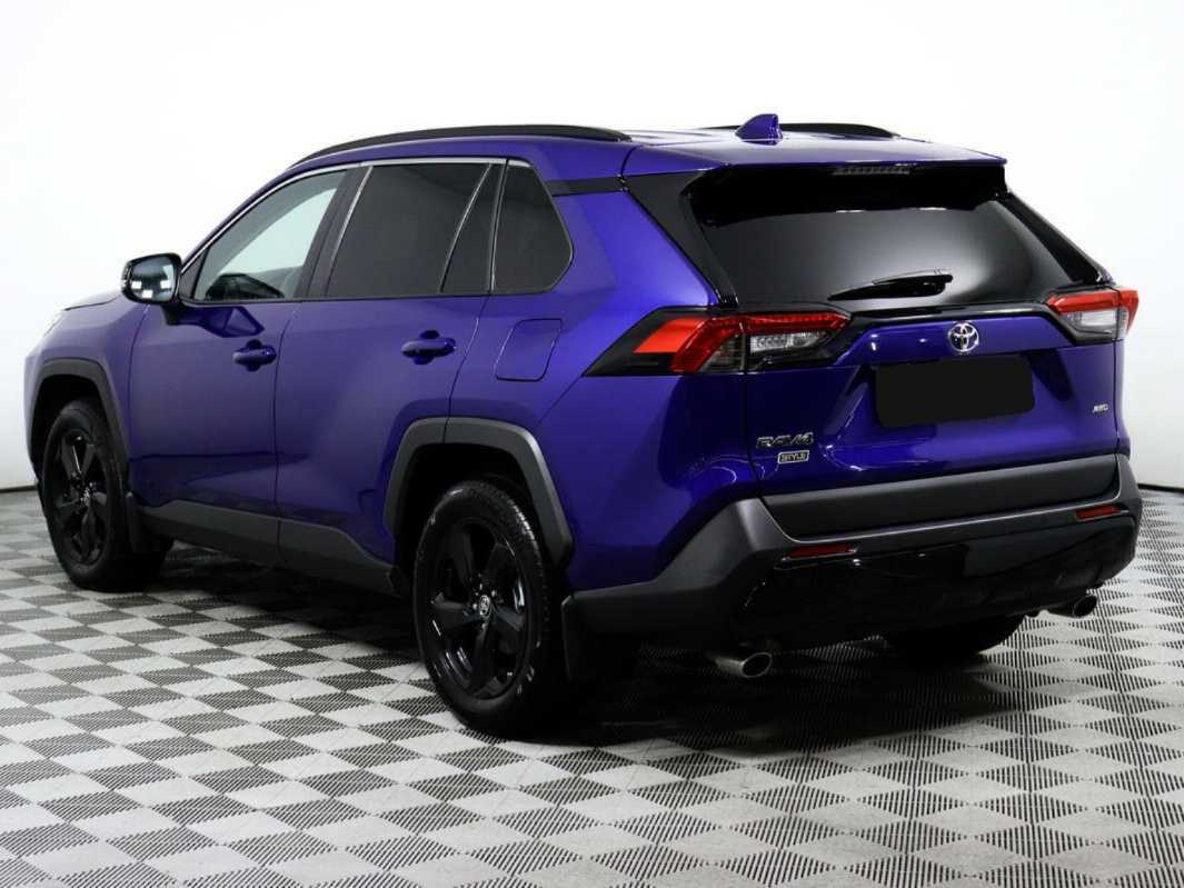 Toyota RAV4 с пробегом — 2021 год. Фото: #6