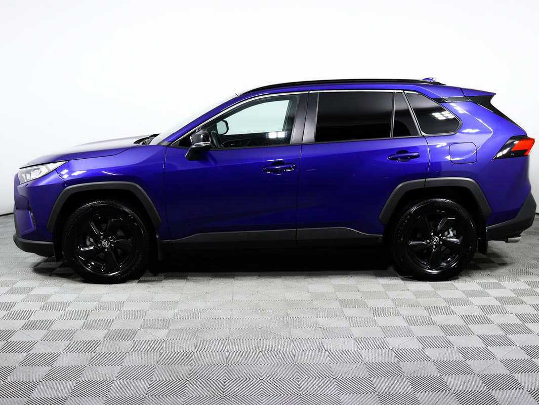 Toyota RAV4 с пробегом — 2021 год. Фото: #7