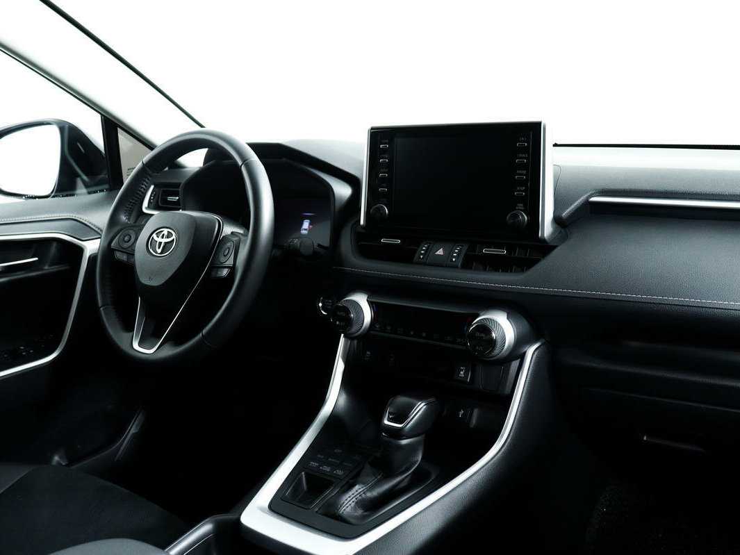 Toyota RAV4 с пробегом — 2021 год. Фото: #8