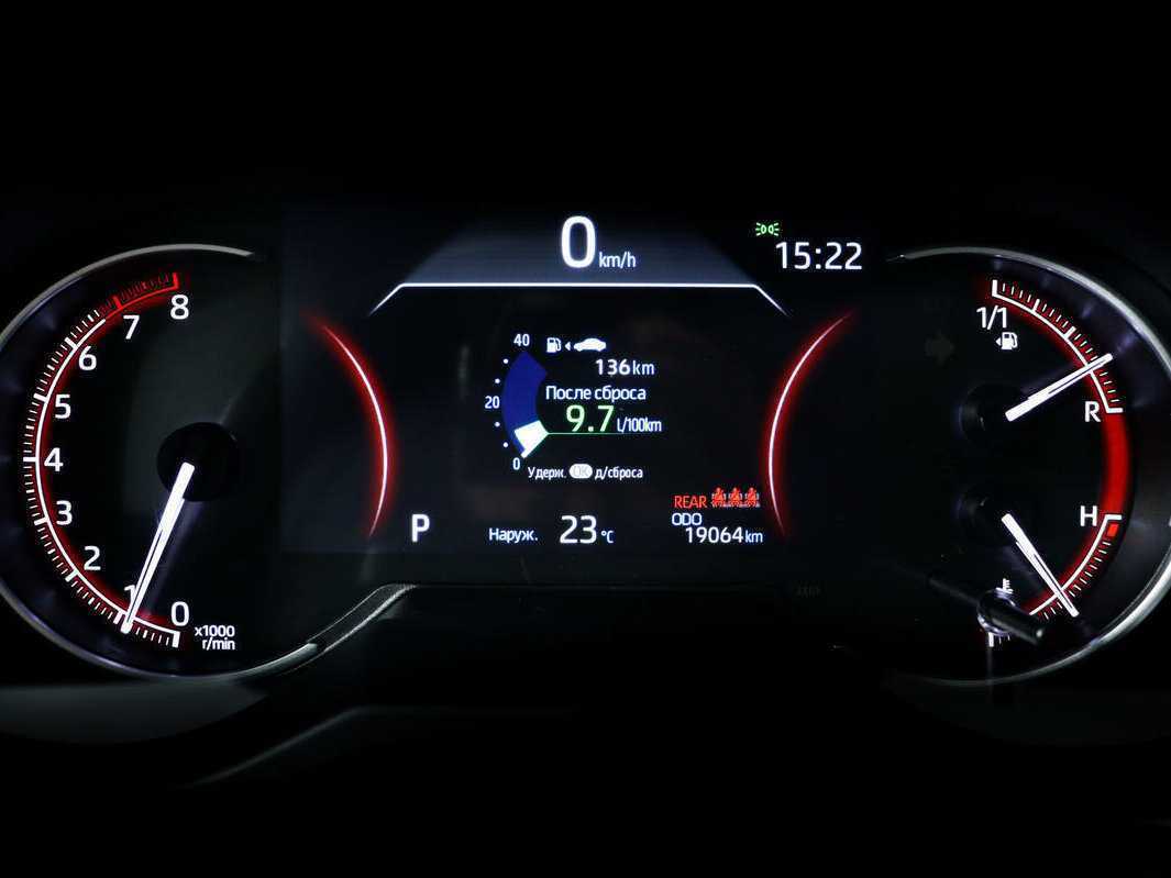 Toyota RAV4 с пробегом — 2021 год. Фото: #9