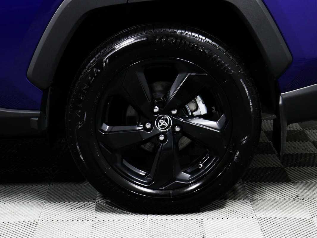 Toyota RAV4 с пробегом — 2021 год. Фото: #13