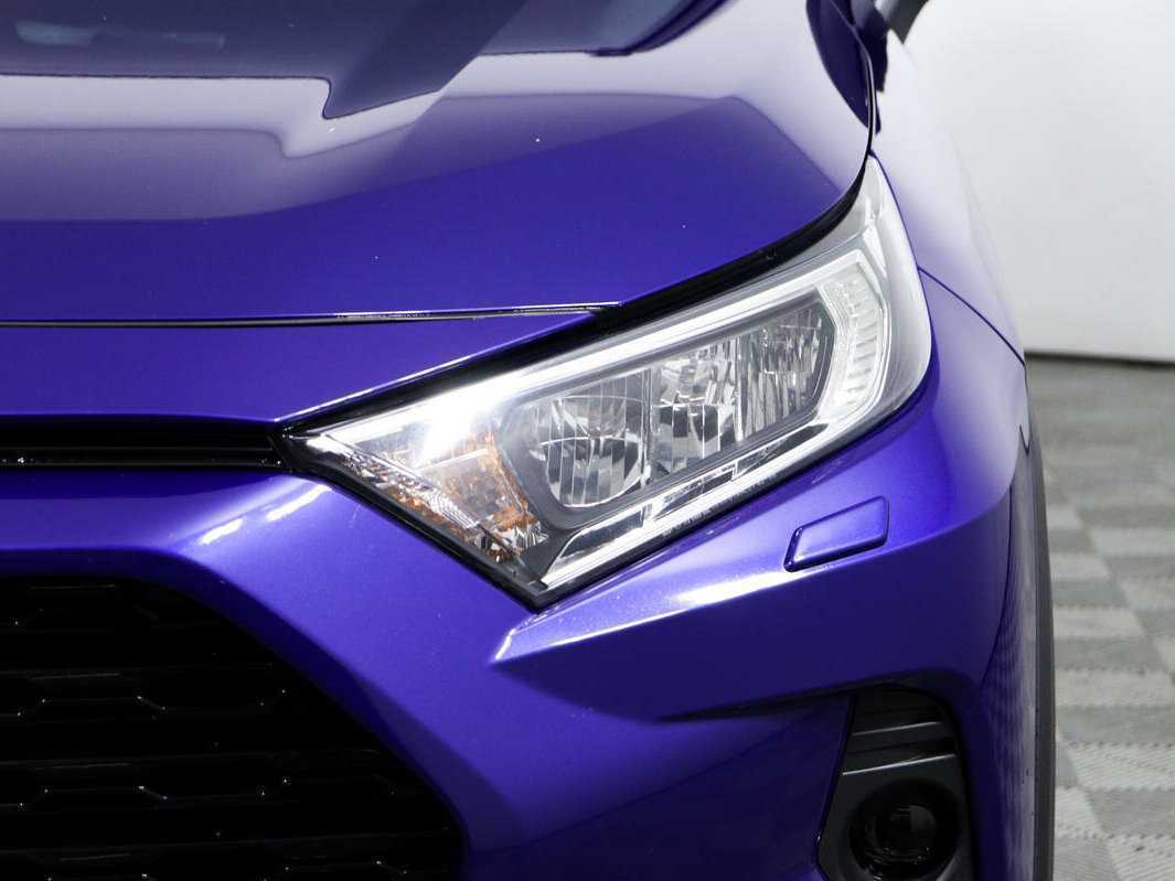 Toyota RAV4 с пробегом — 2021 год. Фото: #14