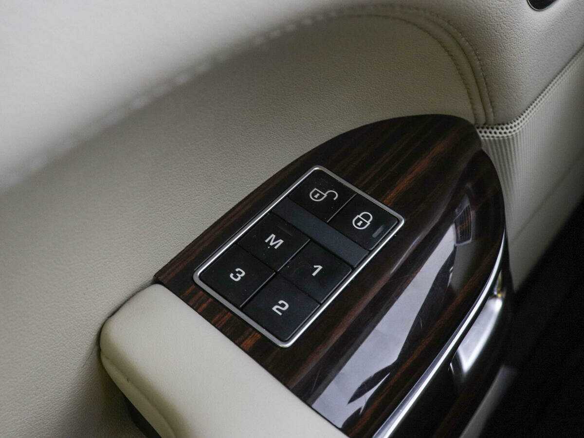 Land Rover Range Rover с пробегом — 2014 год. Фото: #15