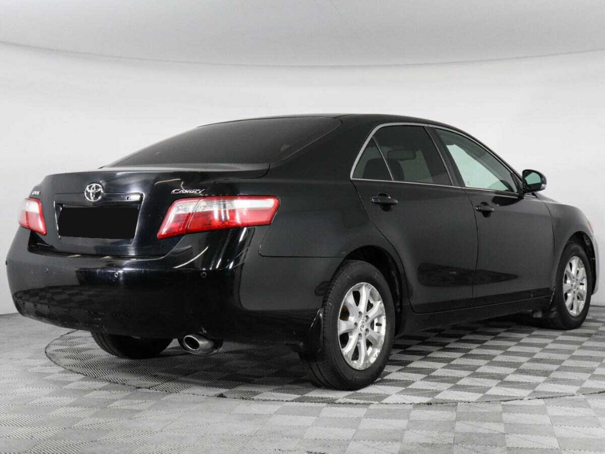 Toyota Camry с пробегом — 2011 год. Фото: #2