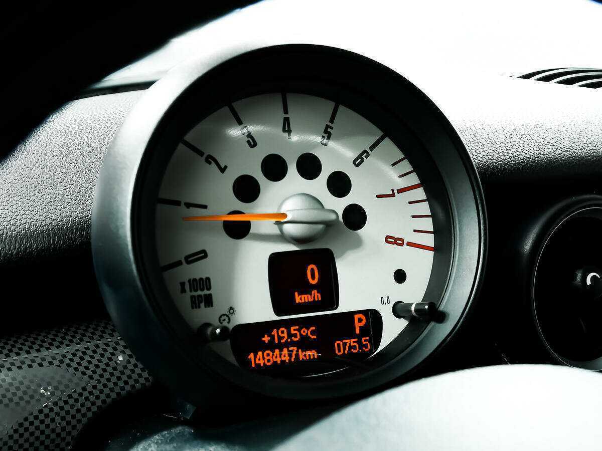 Mini Hatch с пробегом — 2011 год. Фото: #9