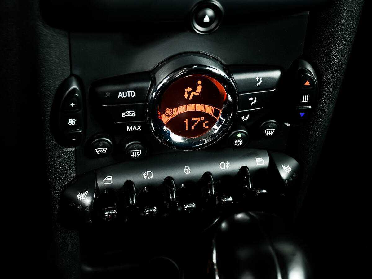 Mini Hatch с пробегом — 2011 год. Фото: #13